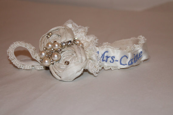 Ivory Garter Set / Bridal Garter - Luxury Rosebud Wedding Garter Including Embroidered Name - Elasticated Bridal Garter